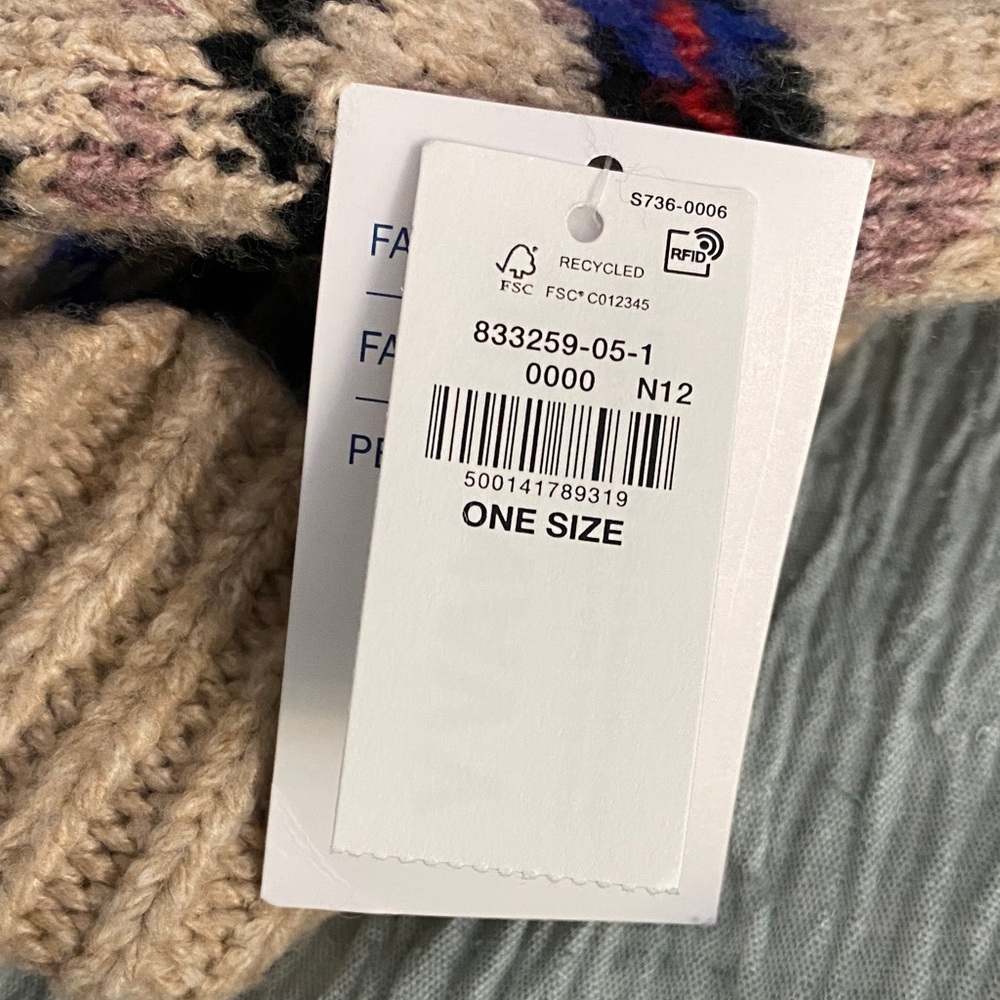 Old Navy Chunky Beanie for Women - Picture 4 of 4